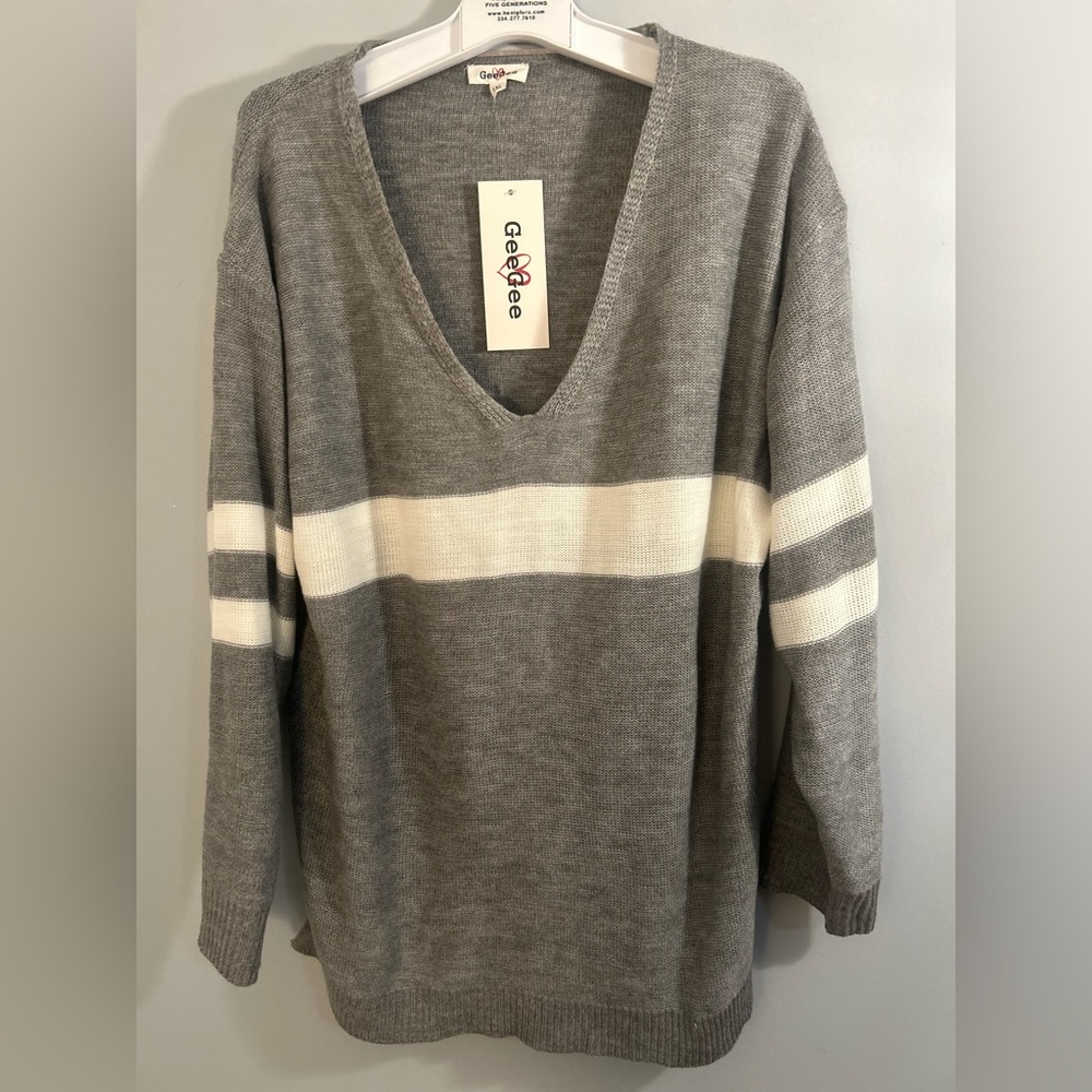 GeeGee Women's V-Neck Gray and White Sweater
